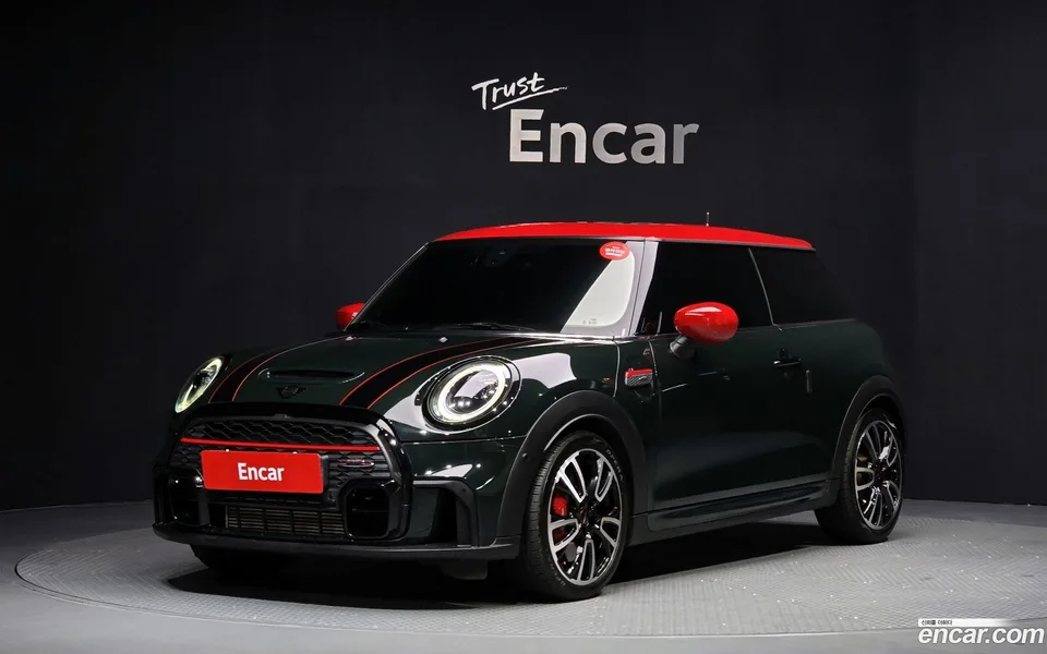 MINI Cooper S JCW 2022 — фото 1, купить с доставкой в Москву