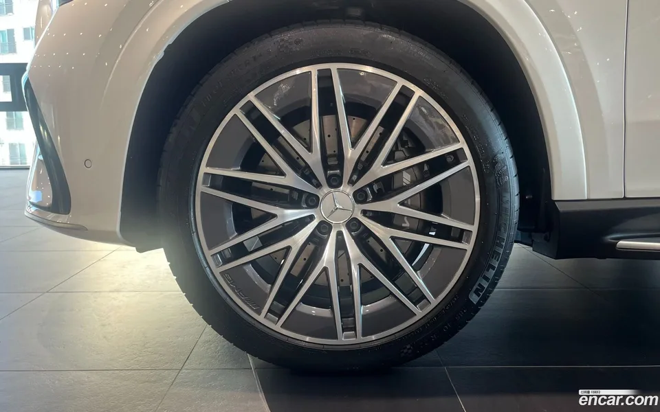 Mercedes-Benz GLE-Class AMG GLE53 4MATIC+ 2025 — миниатюра 5