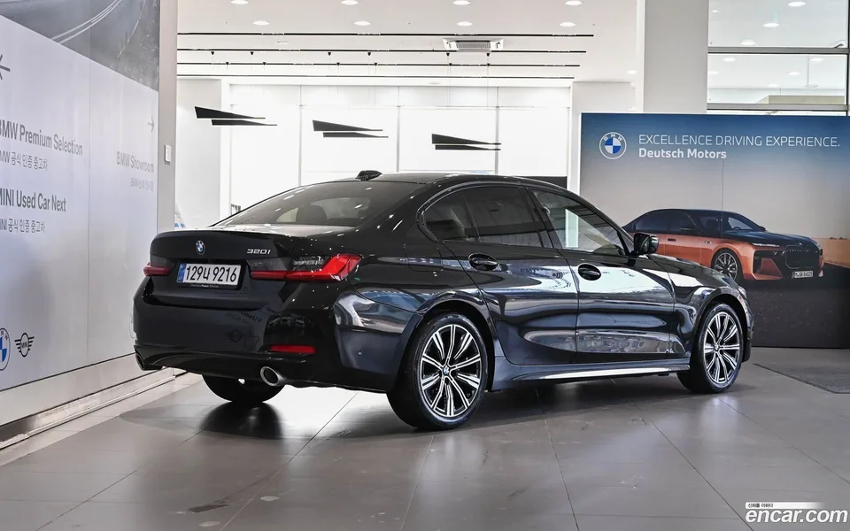 BMW 3 Series 320i 2025 — миниатюра 4