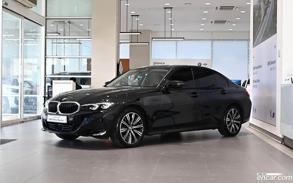BMW 3 Series 320i 2025 — фото 1, купить с доставкой в Москву