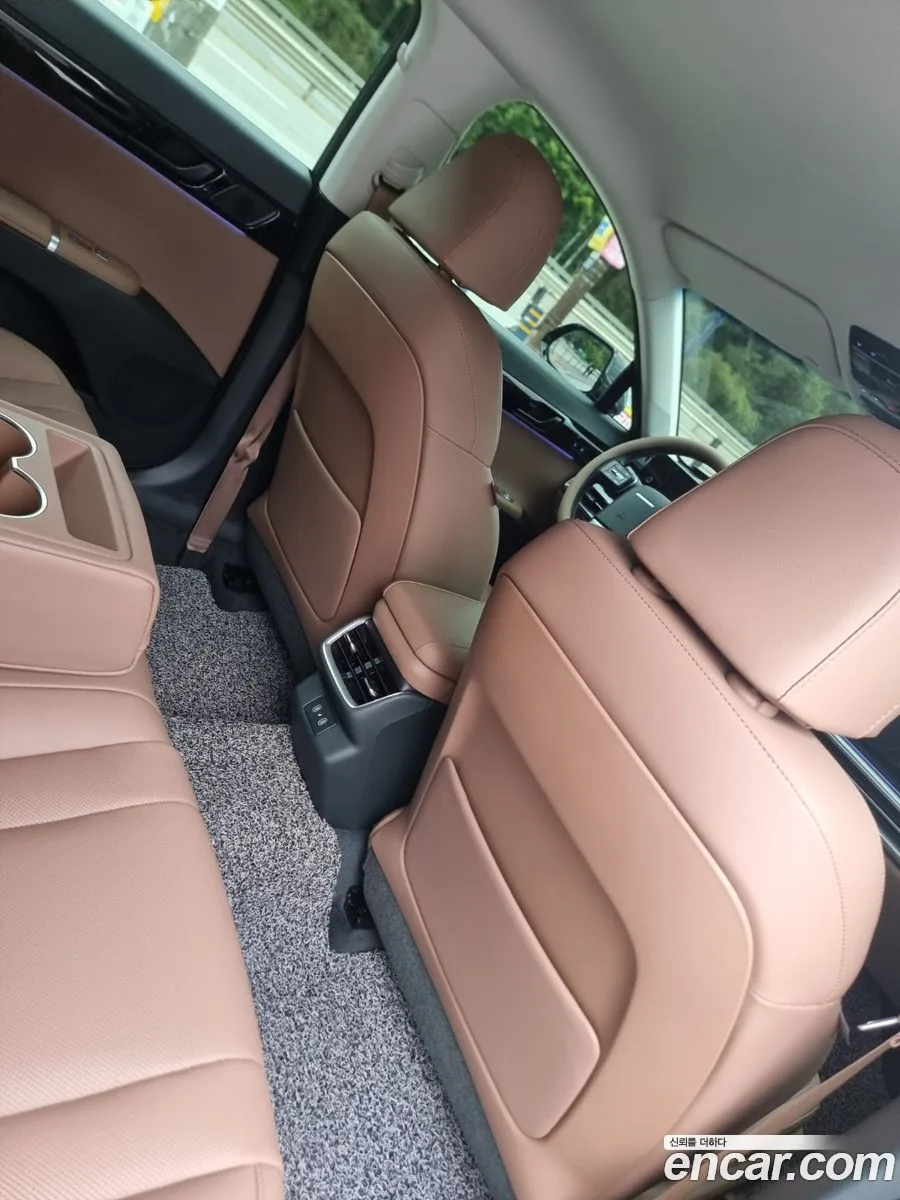 Hyundai Grandeur (GN7) 2.5 2WD 2025 — фото 1, купить с доставкой в Москву