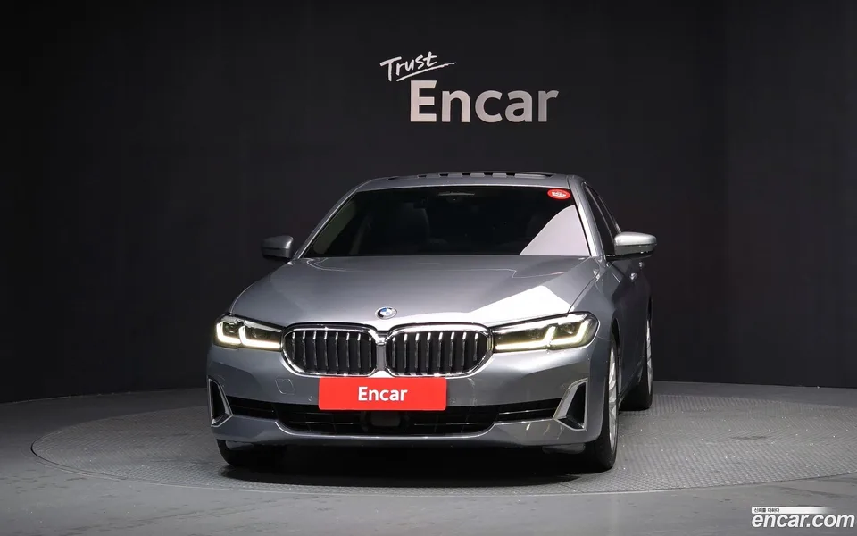 BMW 5 Series 520i 2022 — миниатюра 3