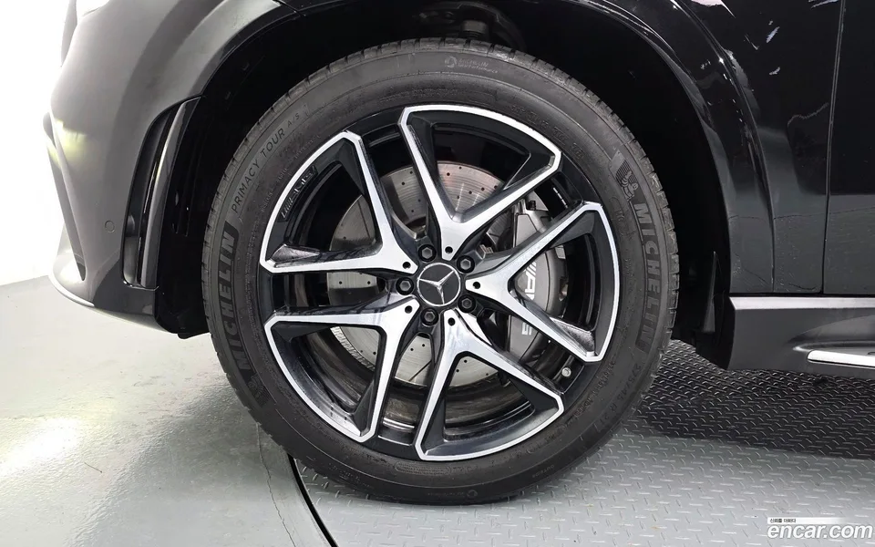 Mercedes-Benz GLE-Class AMG GLE53 4MATIC+ 2023 — миниатюра 5
