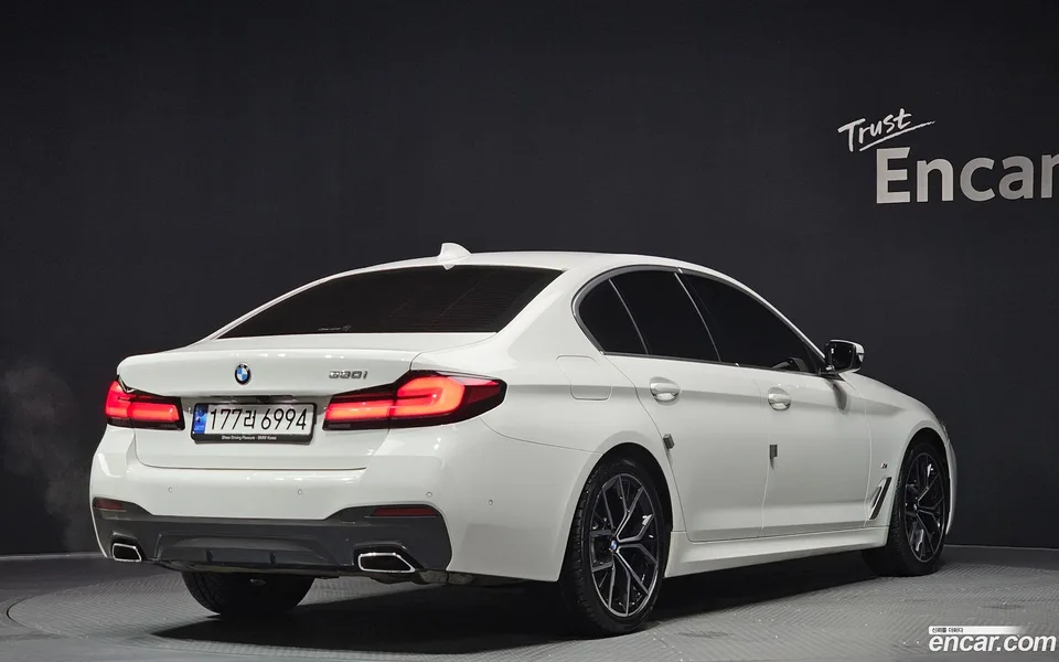 BMW 5 Series 530i M 2023 — миниатюра 2
