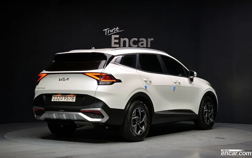Kia Sportage 2.0 2WD 2022 — миниатюра 2
