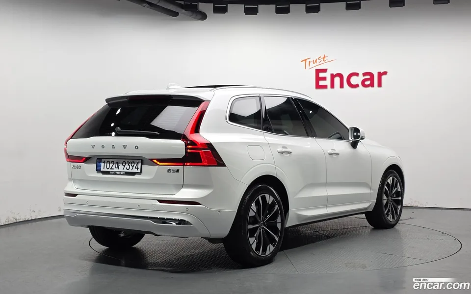Volvo XC60 B5 2025 — миниатюра 2