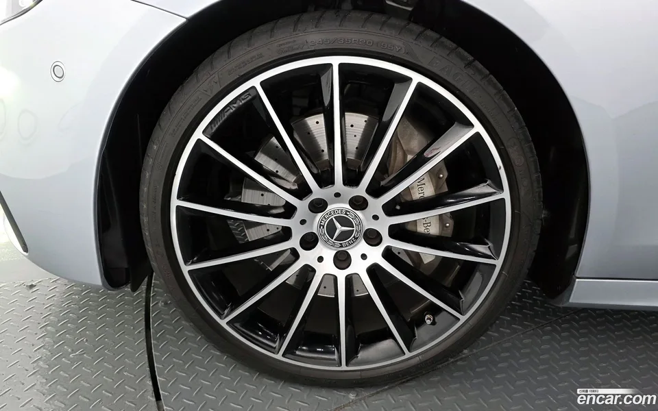 Mercedes-Benz E-Class E350 4MATIC AMG Line 2023 — миниатюра 5