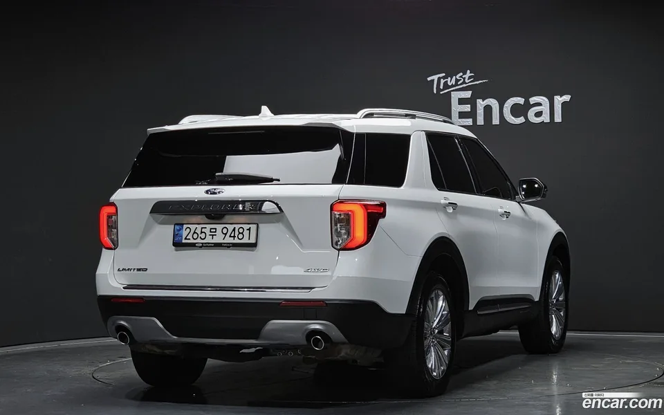 Ford Explorer 2.3 4WD 2022 — миниатюра 2