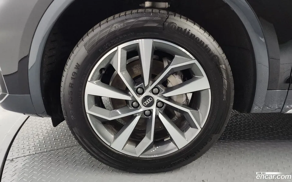 Audi Q5 45 TFSI 2023 — миниатюра 5