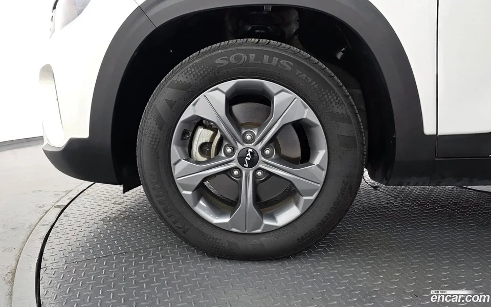 Kia Seltos 1.6 2WD 2023 — миниатюра 5