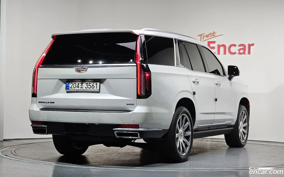 Cadillac Escalade 6.2 2023 — миниатюра 2