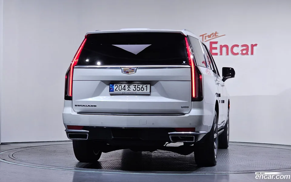Cadillac Escalade 6.2 2023 — миниатюра 4