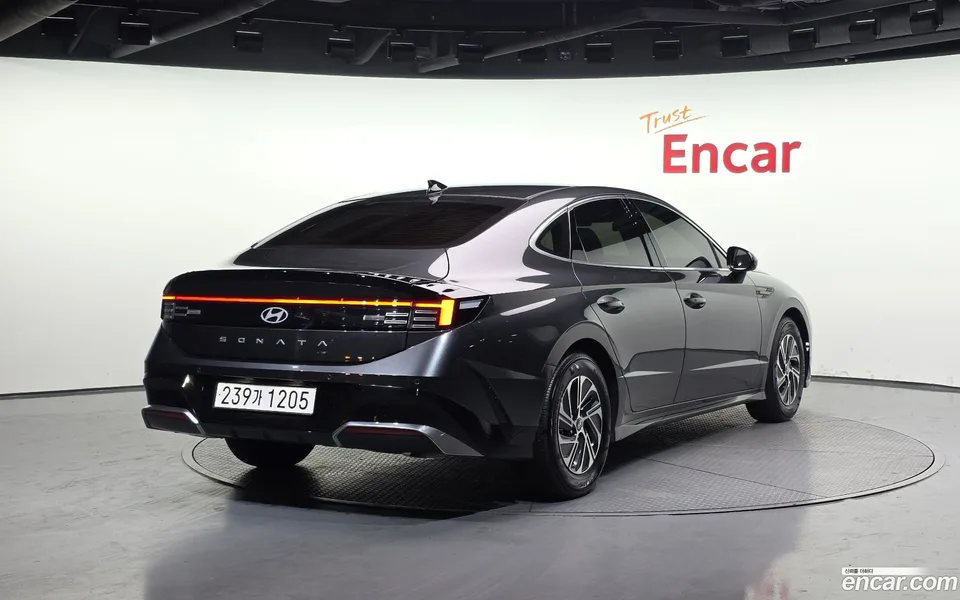 Hyundai Sonata The Edge Hybrid 2025 — миниатюра 2