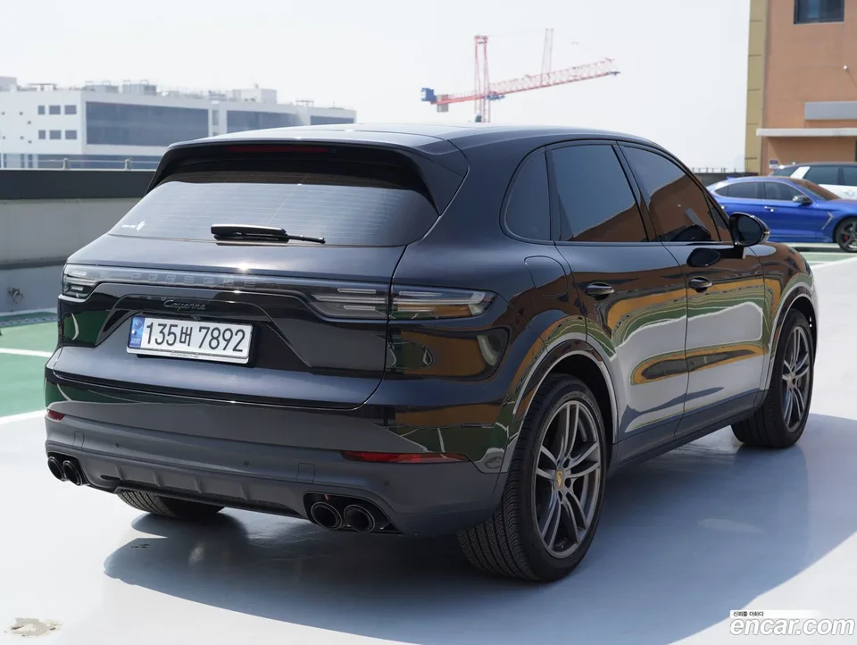 Porsche Cayenne 3.0 2022 — миниатюра 2