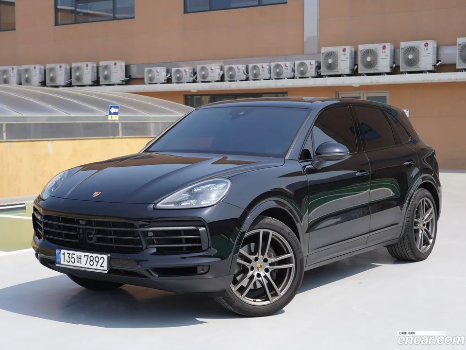 Porsche Cayenne 3.0 2022 — фото 1, купить с доставкой в Москву