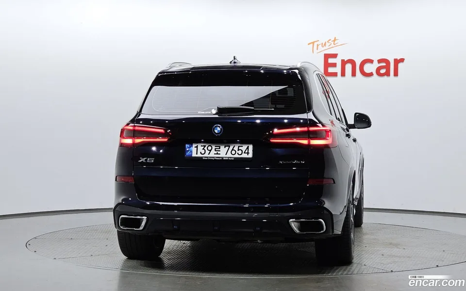 BMW X5 xDrive 45e M 2023 — миниатюра 4