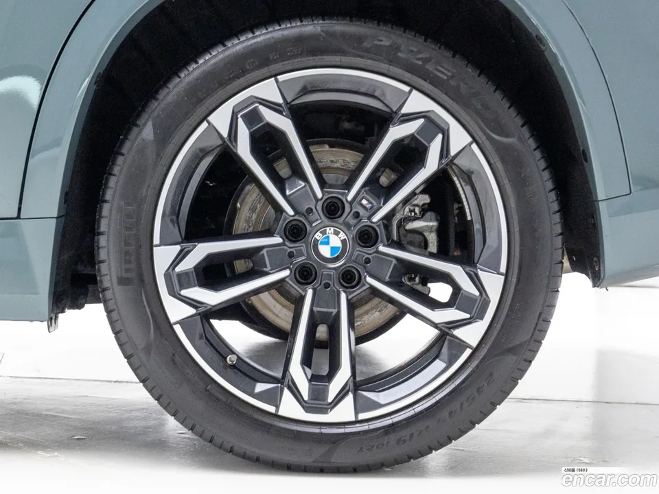 BMW X1 xDrive 20i M 2025 — миниатюра 2