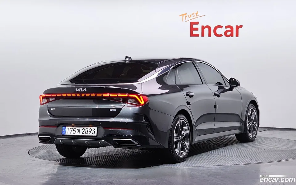 Kia K5 Hybrid 2023 — миниатюра 2