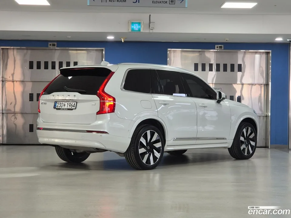 Volvo XC90 T8 2024 — миниатюра 4