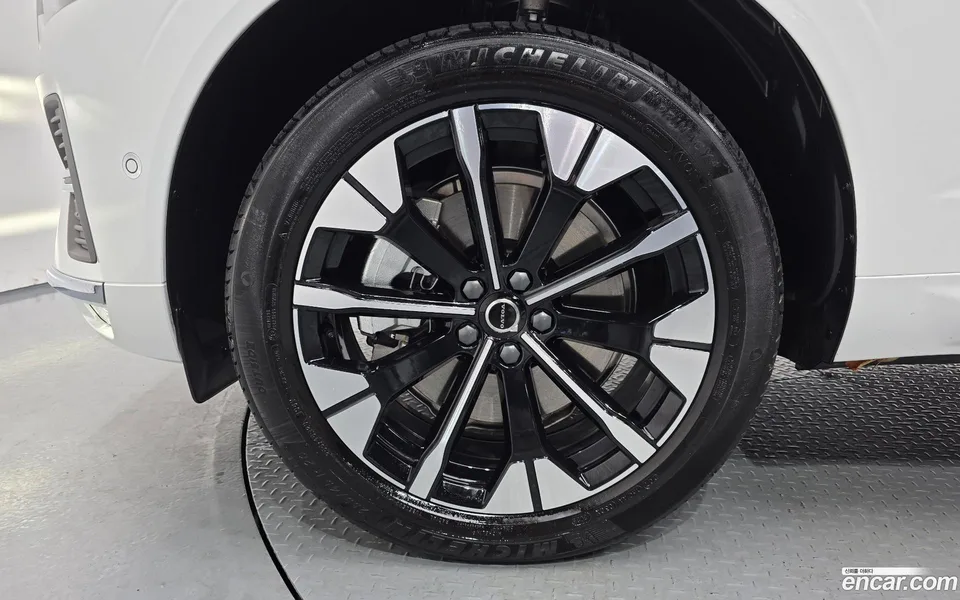 Volvo XC60 B5 2025 — миниатюра 5