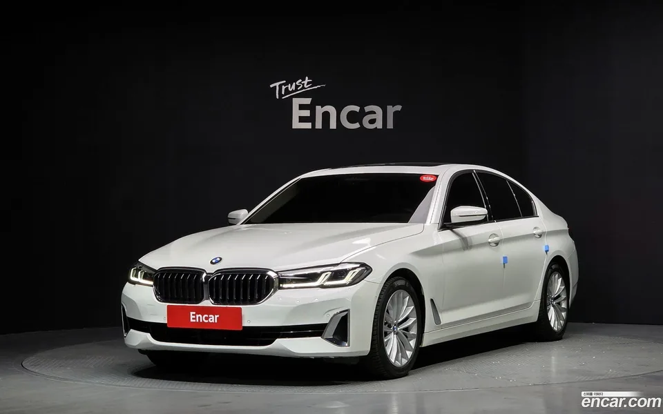 BMW 5 Series 523d 2022 — фото 1, купить с доставкой в Москву