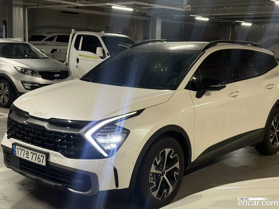 Kia Sportage Hybrid 2WD 2023 — миниатюра 3