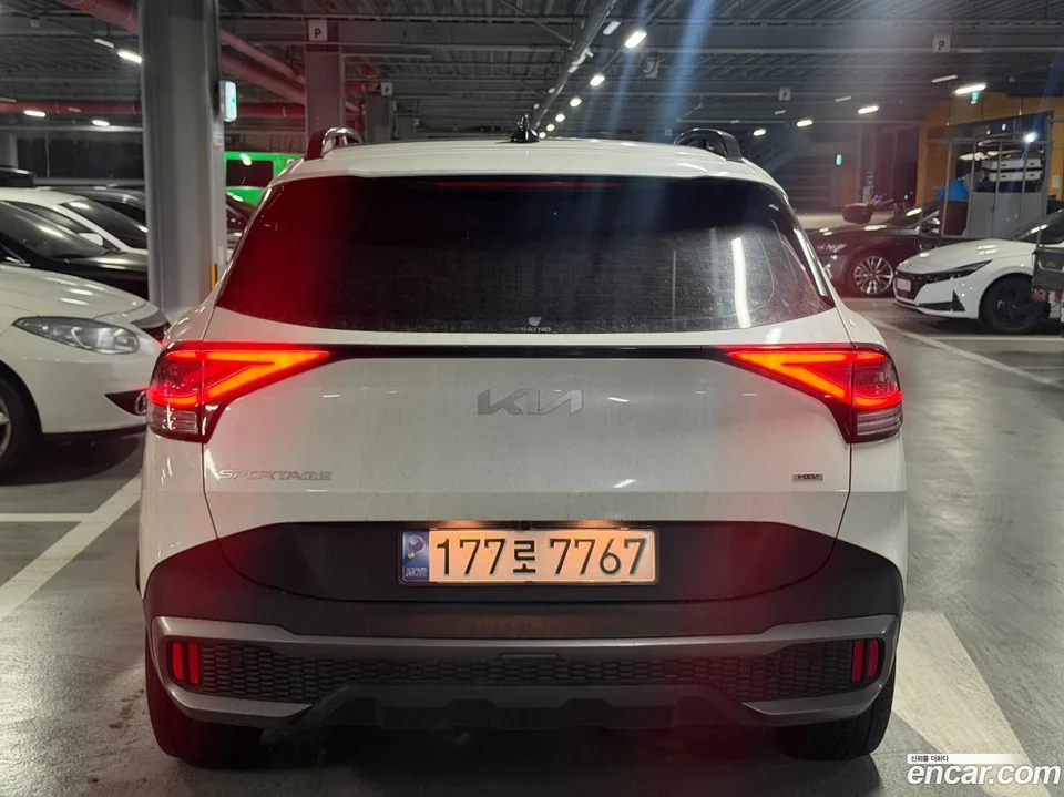 Kia Sportage Hybrid 2WD 2023 — миниатюра 4