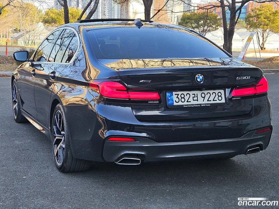 BMW 5 Series 530i xDrive M 2022 — миниатюра 5