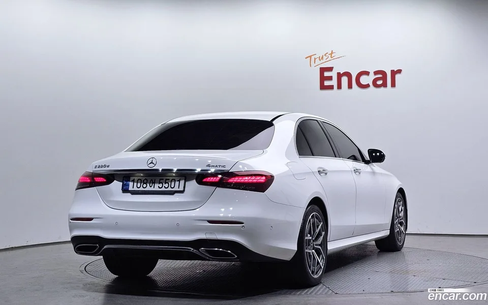 Mercedes-Benz E-Class E220d 4MATIC AMG Line 2022 — миниатюра 2