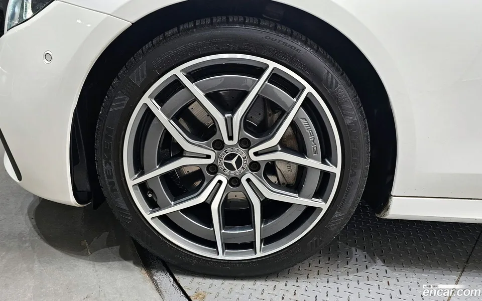 Mercedes-Benz E-Class E220d 4MATIC AMG Line 2022 — миниатюра 5