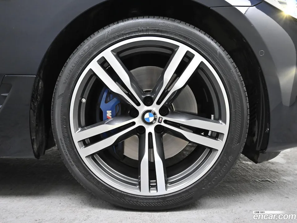 BMW 6 Series GT 630i xDrive M 2024 — миниатюра 5