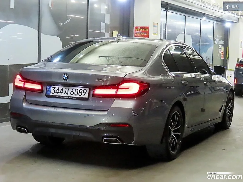 BMW 5 Series 520i M 2023 — миниатюра 4