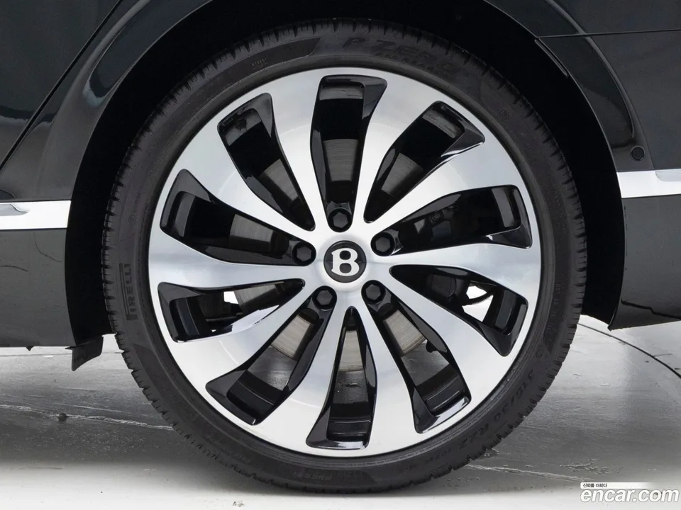 Bentley Flying Spur 4.0 2024 — миниатюра 5