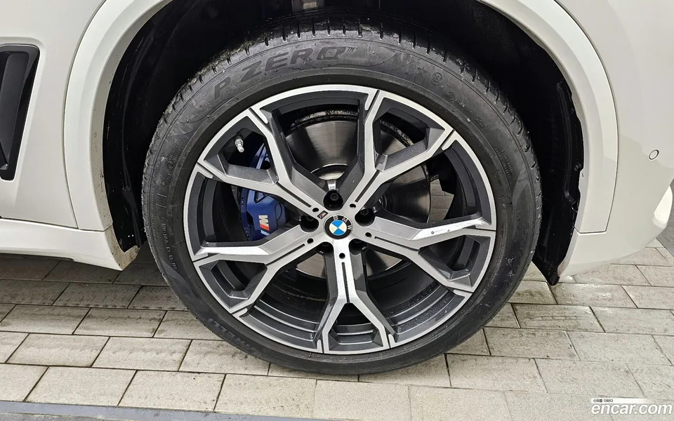 BMW X5 xDrive 40i M 2022 — миниатюра 5