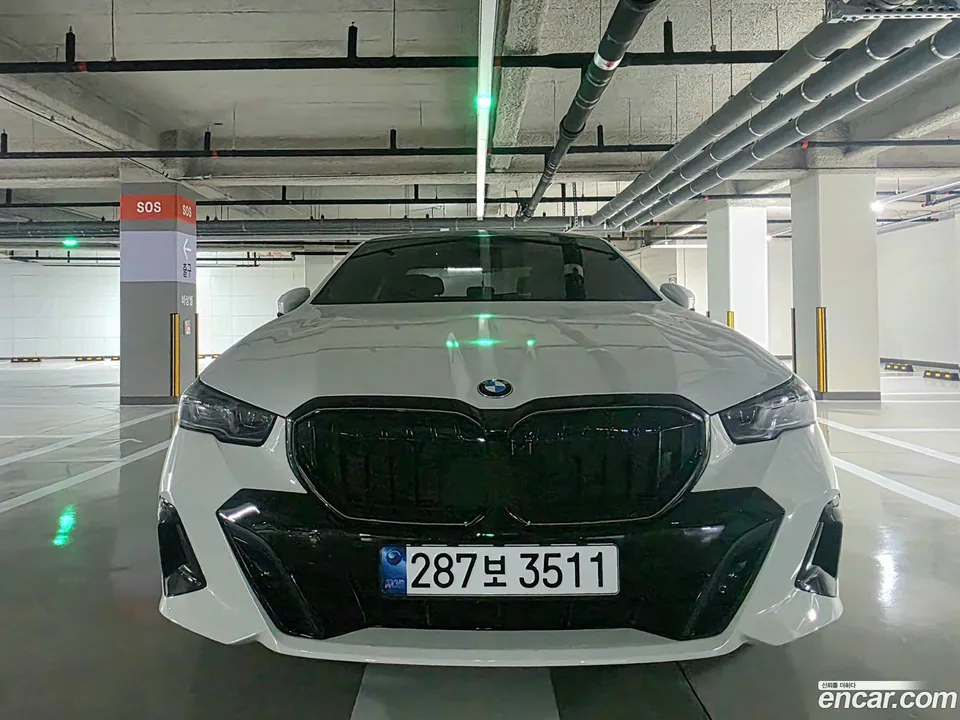 BMW 5 Series 520i M 2024 — миниатюра 2