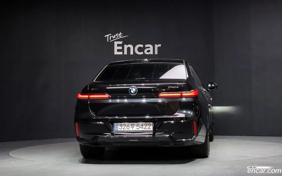 BMW 7 Series 740d xDrive M 2024 — миниатюра 4
