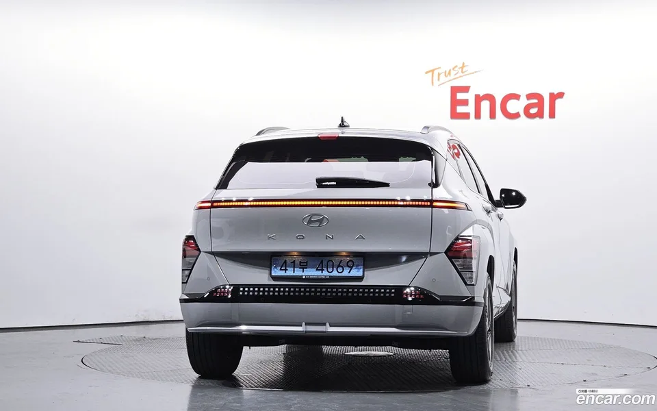 Hyundai Kona Electric 2023 — миниатюра 4