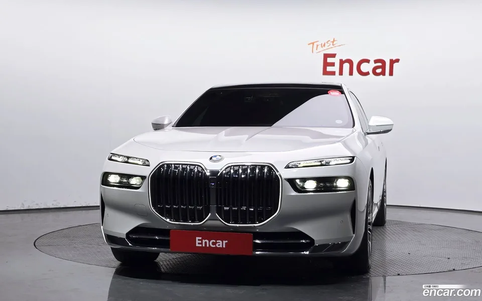 BMW 7 Series 740i sDrive 2023 — миниатюра 3