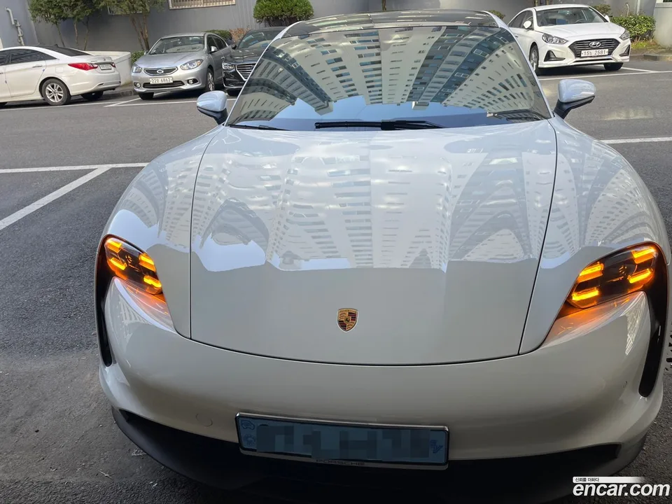 Porsche Taycan 4S 2023 — миниатюра 3