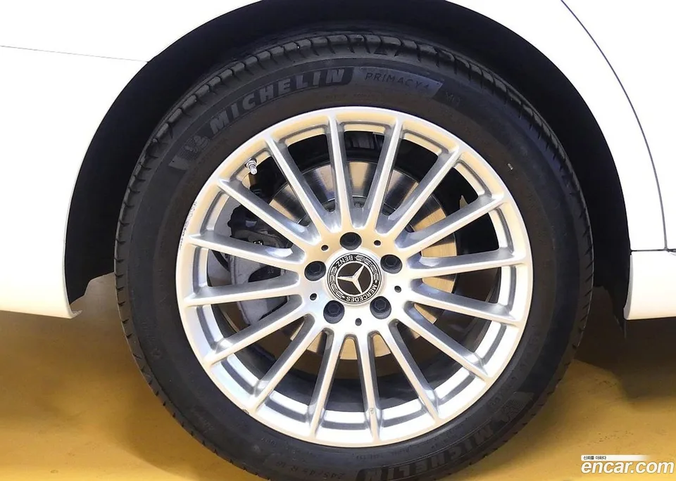 Mercedes-Benz E-Class E250 2023 — миниатюра 5