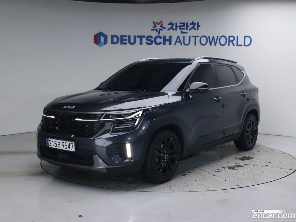 Kia Seltos 1.6 4WD 2023 — фото 1, купить с доставкой в Москву