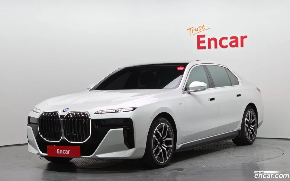 BMW i7 xDrive 60 M 2023 — фото 1, купить с доставкой в Москву