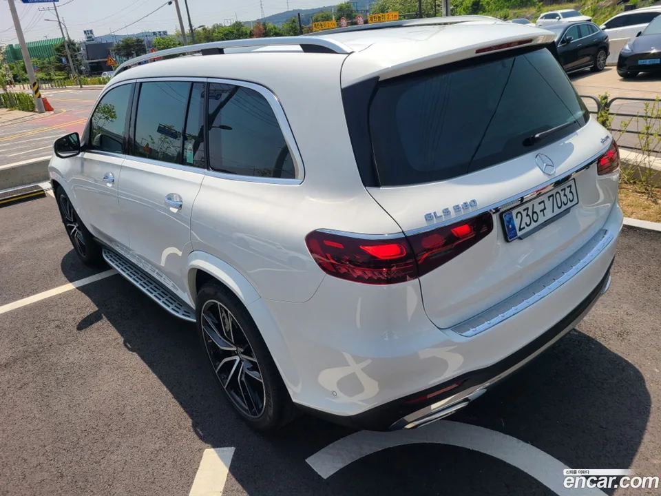 Mercedes-Benz GLS-Class GLS580 4MATIC 2024 — миниатюра 2