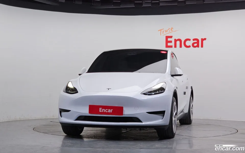 Tesla Model Y RWD 2024 — миниатюра 3