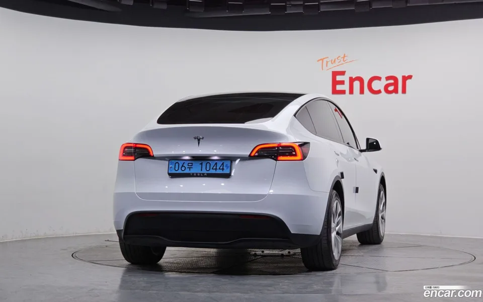 Tesla Model Y RWD 2024 — миниатюра 4
