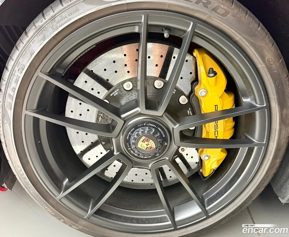 Porsche 911 (992) GTS 2022 — миниатюра 5