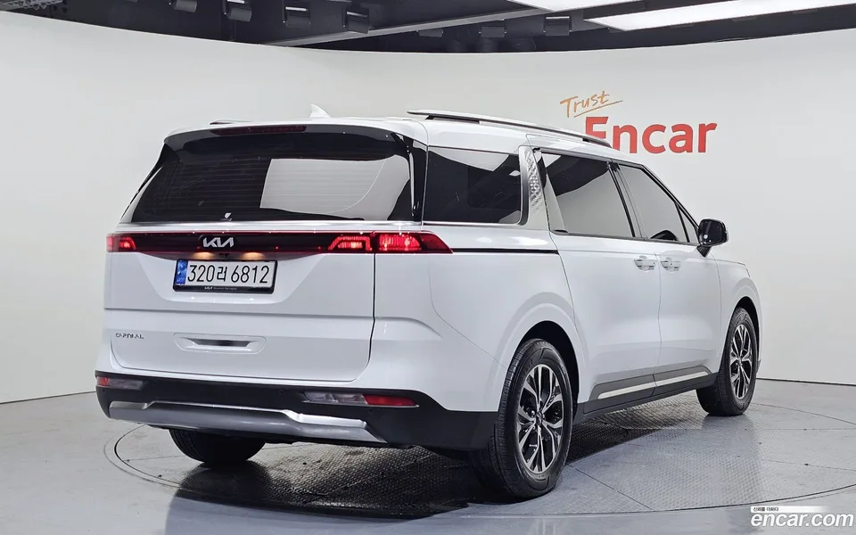 Kia Carnival 9 2023 — миниатюра 2