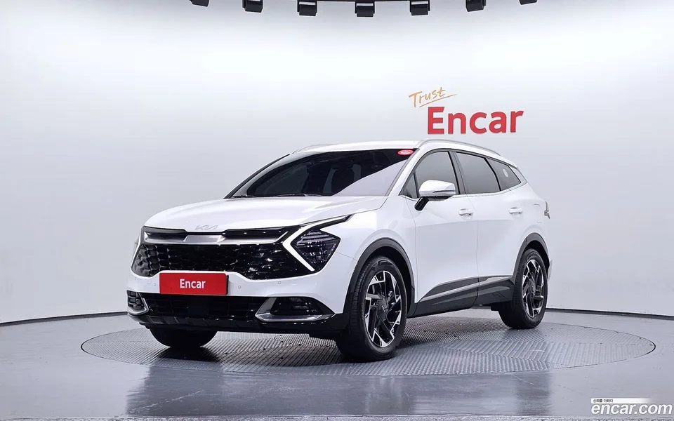 Kia Sportage 1.6 2WD 2023 — фото 1, купить с доставкой в Москву