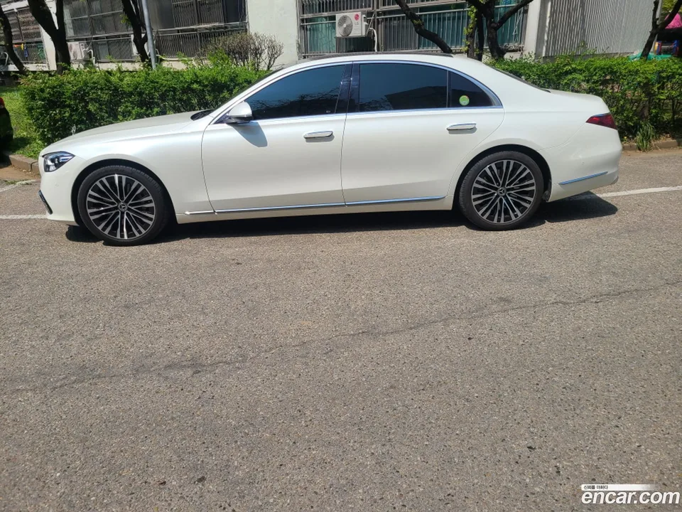 Mercedes-Benz S-Class S580L 4MATIC 2024 — миниатюра 3
