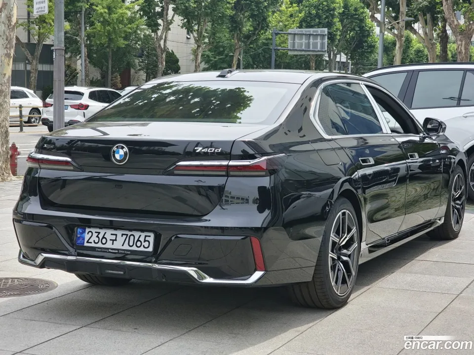 BMW 7 Series 740d xDrive M 2024 — миниатюра 2